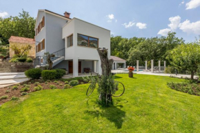 Villa Grey Stone